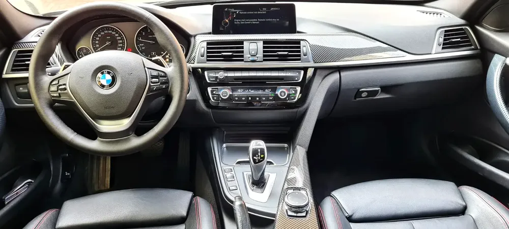 very well maintained BMW 328i Sport-line 2016 Canadian Specs - Image 11