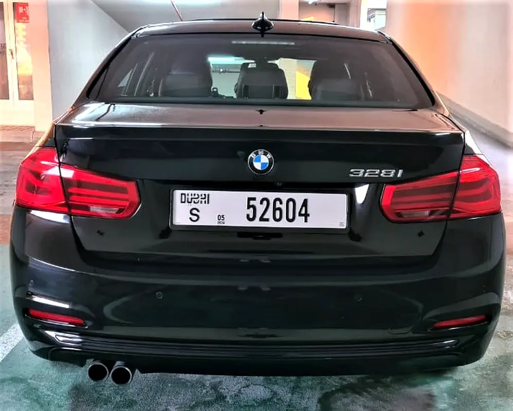 very well maintained BMW 328i Sport-line 2016 Canadian Specs - Image 12