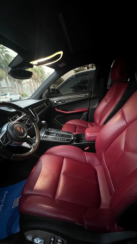 Porsche Macan GTS 2017 | GCC Specs | Low Mileage | Pristine Condition - Image 5
