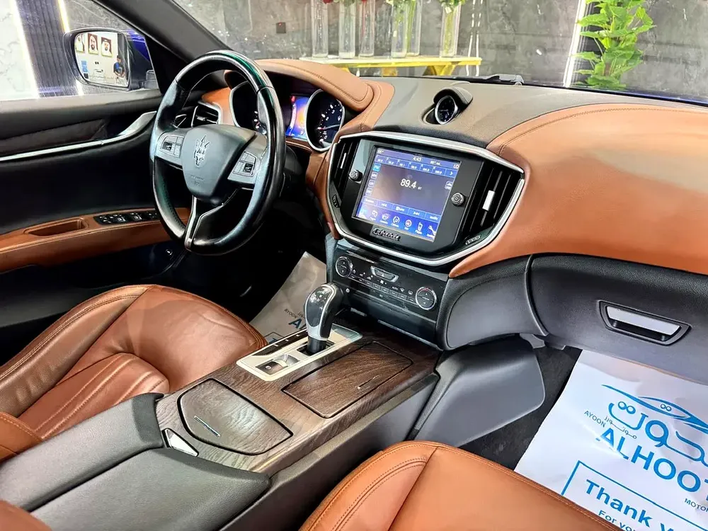 AMAZING BLUE COLOR MASERATI GHIBLI SQ4 V6 || GCC || FREE ACCIDENT || HIGHEST CATEGORY || LOW MILEAGE - Image 13
