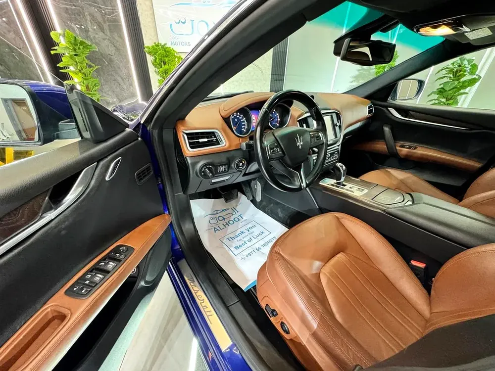 AMAZING BLUE COLOR MASERATI GHIBLI SQ4 V6 || GCC || FREE ACCIDENT || HIGHEST CATEGORY || LOW MILEAGE - Image 17