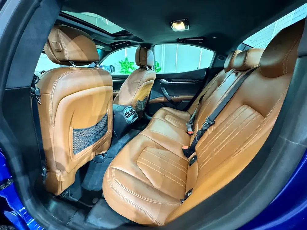 AMAZING BLUE COLOR MASERATI GHIBLI SQ4 V6 || GCC || FREE ACCIDENT || HIGHEST CATEGORY || LOW MILEAGE - Image 18