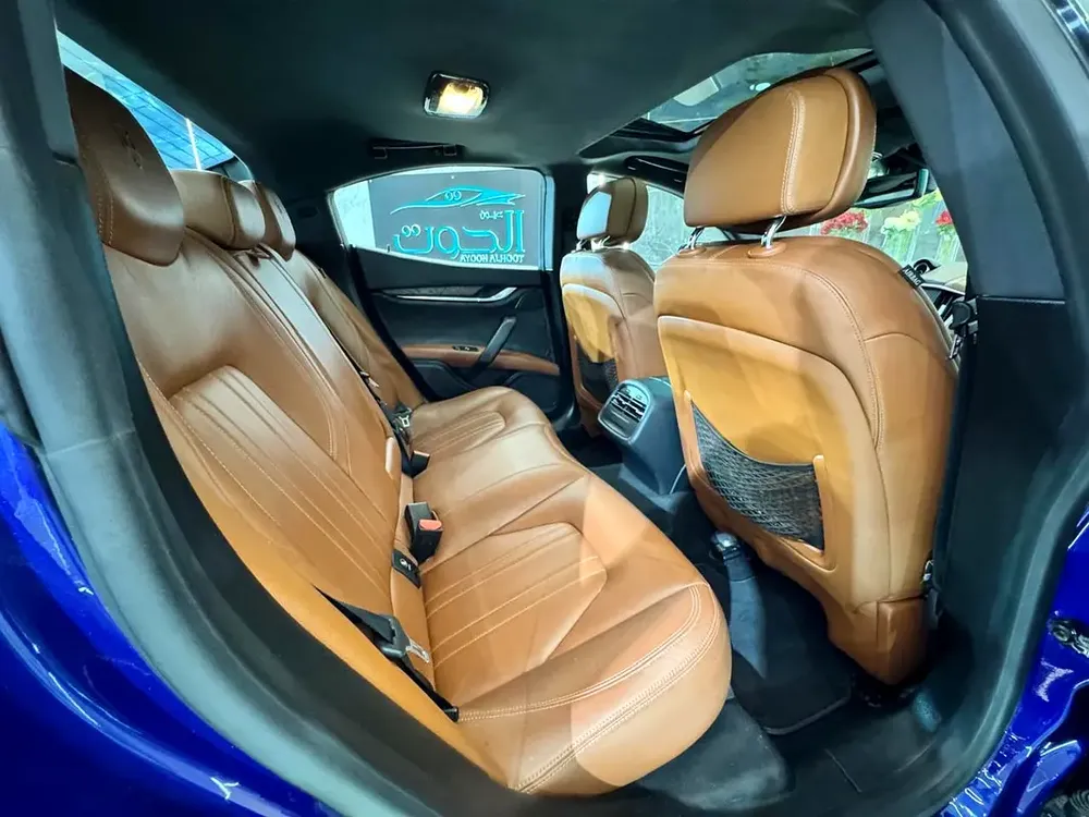 AMAZING BLUE COLOR MASERATI GHIBLI SQ4 V6 || GCC || FREE ACCIDENT || HIGHEST CATEGORY || LOW MILEAGE - Image 19