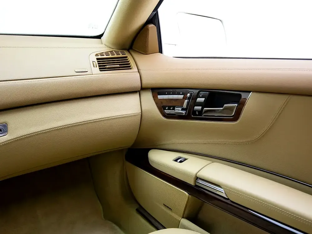 2011 | Mercedes Benz | CL63 AMG with CL65 KIT | GCC Spec - Image 16