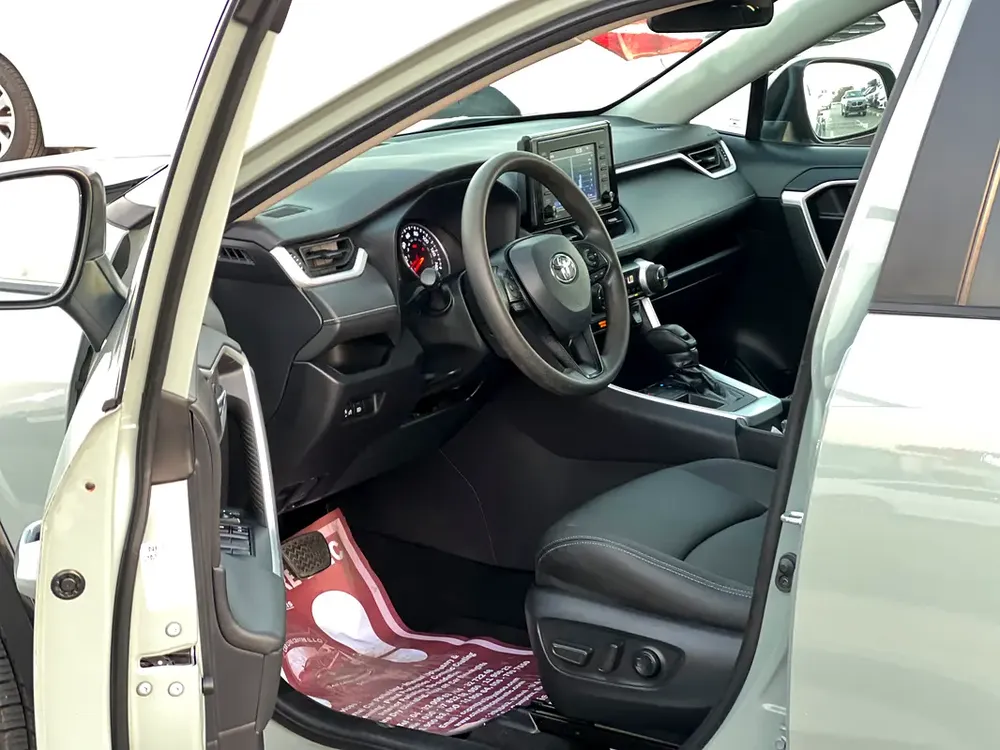 2021 TOYOTA RAV4 XLE FULL OPTION - Image 10