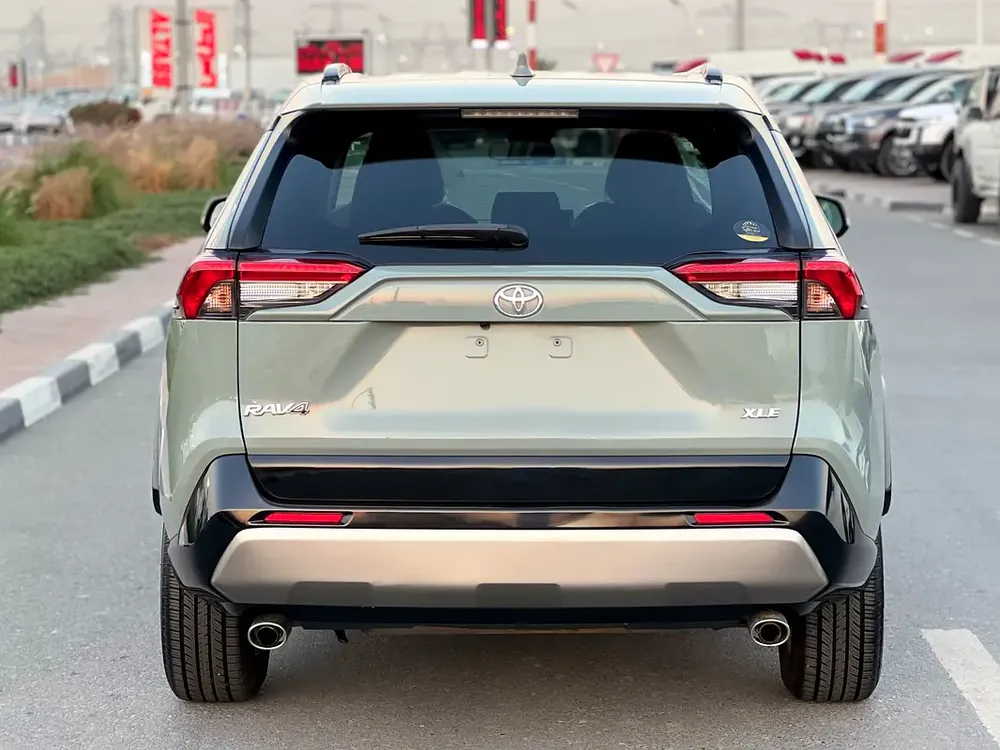 2021 TOYOTA RAV4 XLE FULL OPTION - Image 4