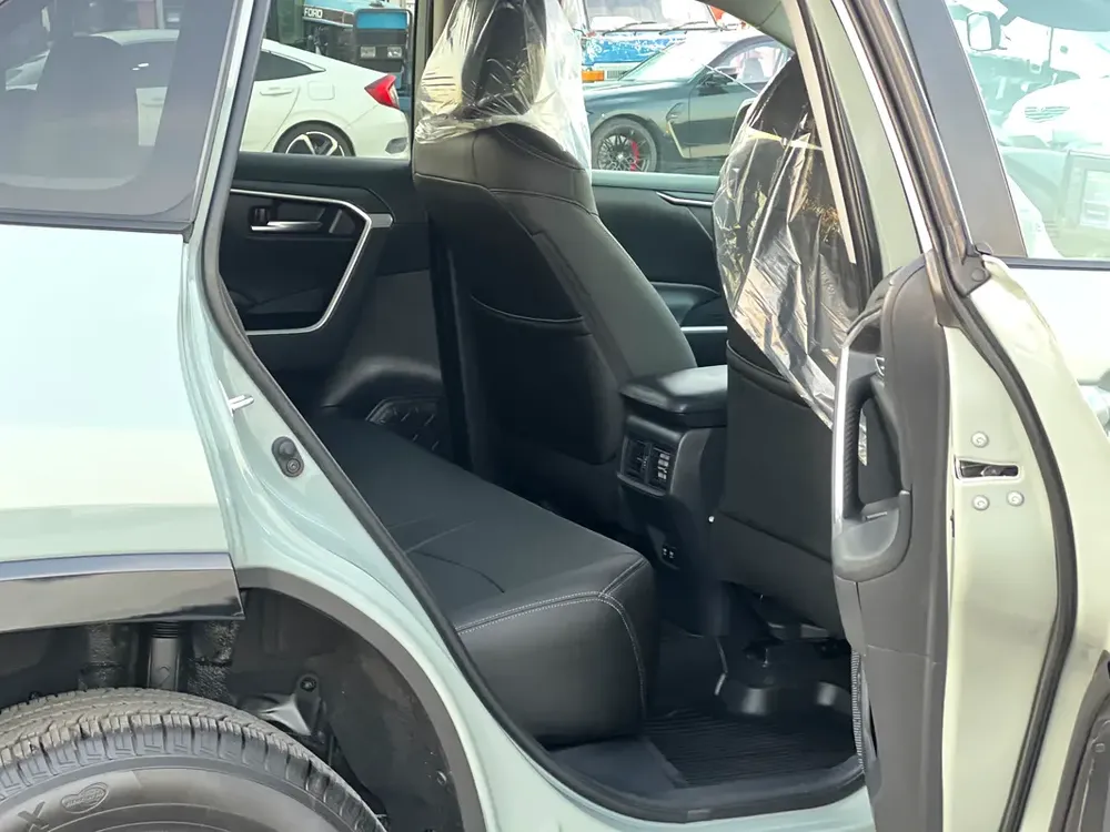 2021 TOYOTA RAV4 XLE FULL OPTION - Image 9