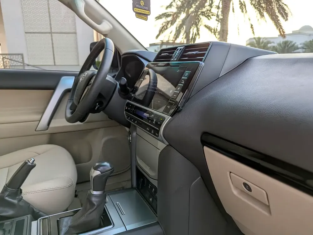 2020 Toyota Prado TXL - 3.0L V4 - 4WD- Deisel -GCC- Push Start With Fridge - Image 12