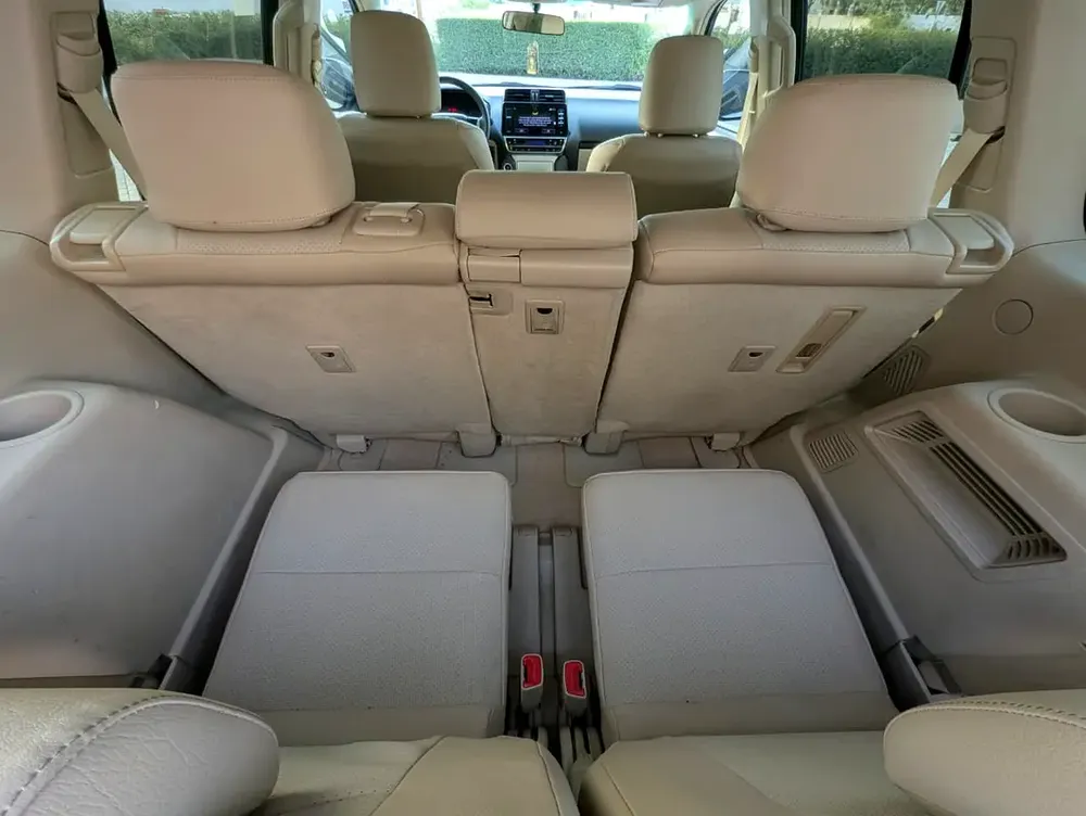 2020 Toyota Prado TXL - 3.0L V4 - 4WD- Deisel -GCC- Push Start With Fridge - Image 15