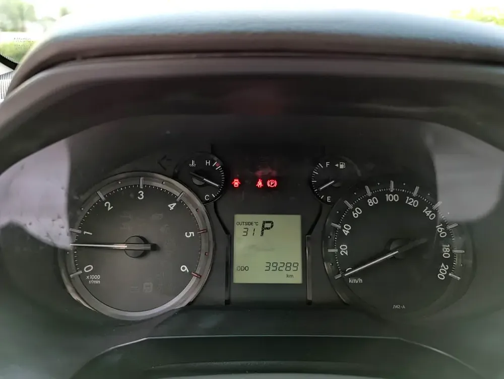 2020 Toyota Prado TXL - 3.0L V4 - 4WD- Deisel -GCC- Push Start With Fridge - Image 18