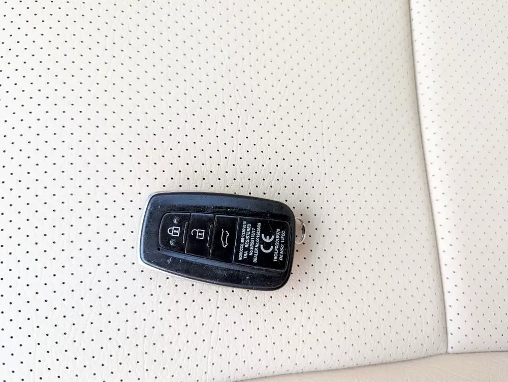 2020 Toyota Prado TXL - 3.0L V4 - 4WD- Deisel -GCC- Push Start With Fridge - Image 19