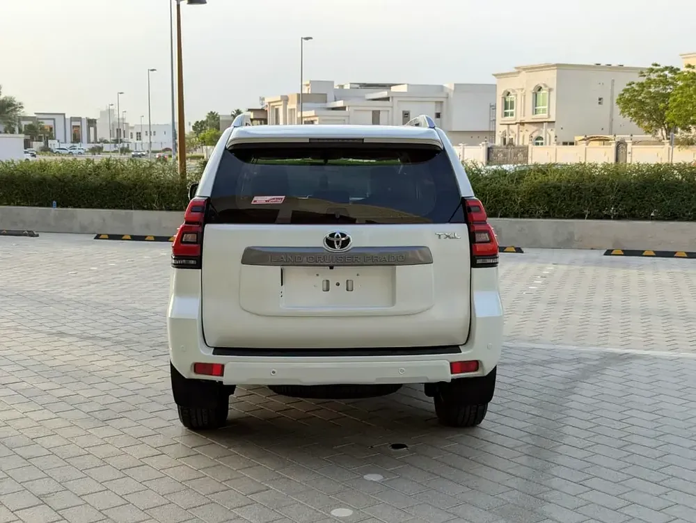 2020 Toyota Prado TXL - 3.0L V4 - 4WD- Deisel -GCC- Push Start With Fridge - Image 6