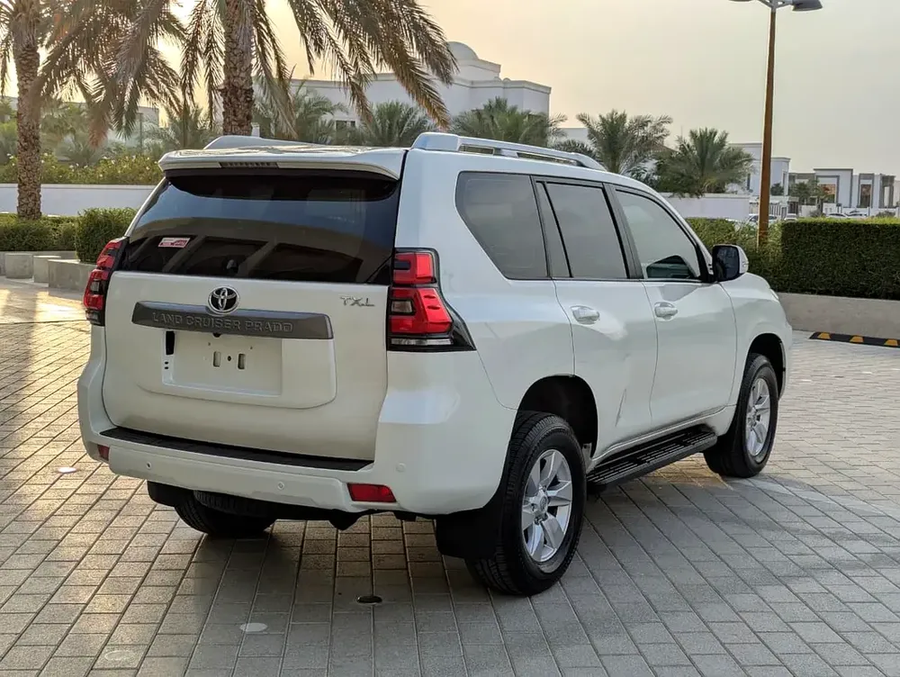 2020 Toyota Prado TXL - 3.0L V4 - 4WD- Deisel -GCC- Push Start With Fridge - Image 7