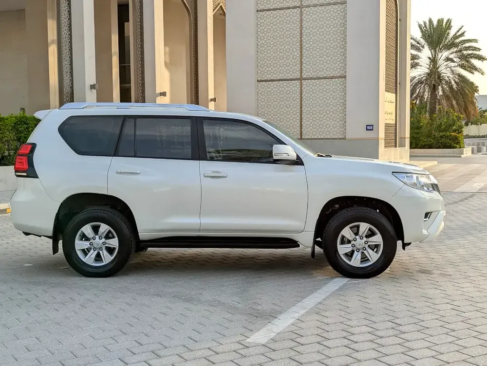 2020 Toyota Prado TXL - 3.0L V4 - 4WD- Deisel -GCC- Push Start With Fridge - Image 8