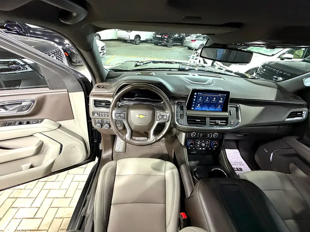 2023 Chevrolet Tahoe LT | GCC Specs | XL/Low Mileage | Excellent Condition - Image 14