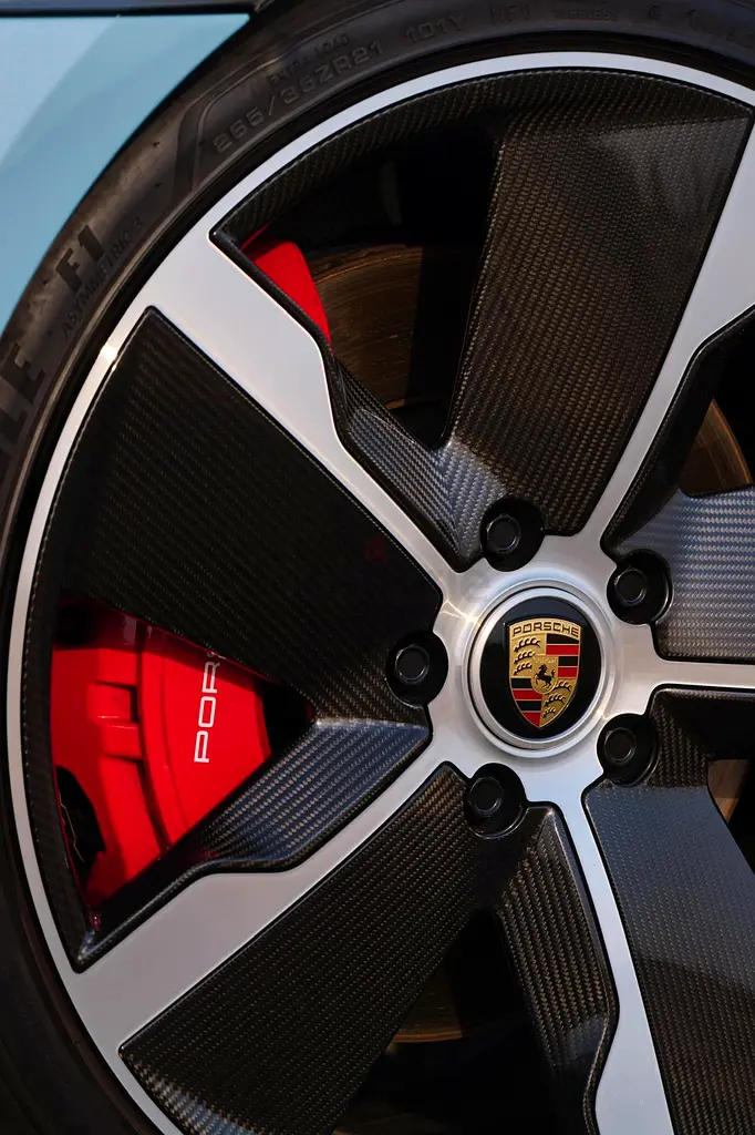 Porsche Taycan GTS 2023 - European Specs - GCC Standard - Warranty Alnabooda Porsche - Image 9