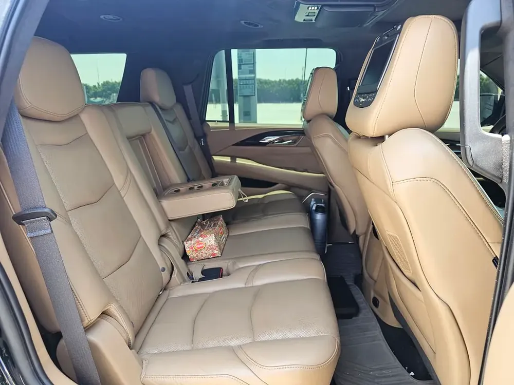 2018 Cadillac Escalade Platinum | GCC Specs | Perfect Condition - Image 13