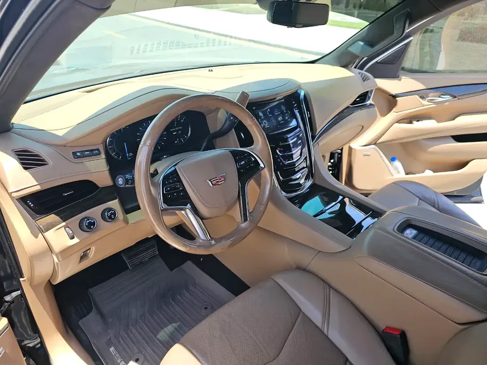 2018 Cadillac Escalade Platinum | GCC Specs | Perfect Condition - Image 8