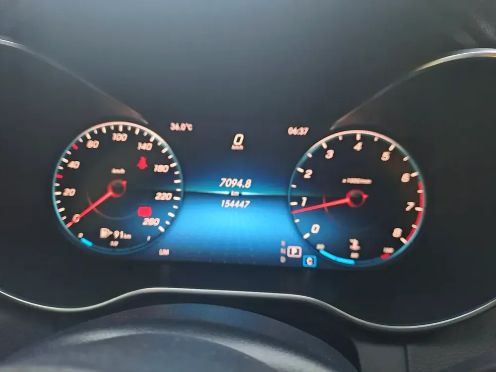 Mercedes-Benz C-Class C200 Coupe 2019 GCC Specs no accident no repaint very clean car - Image 11