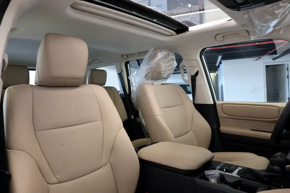 2024 Toyota Prado GXR-ZERO KM - GCC Specs -UNDER WARRANTY  SERVICE -Brand New - Image 15