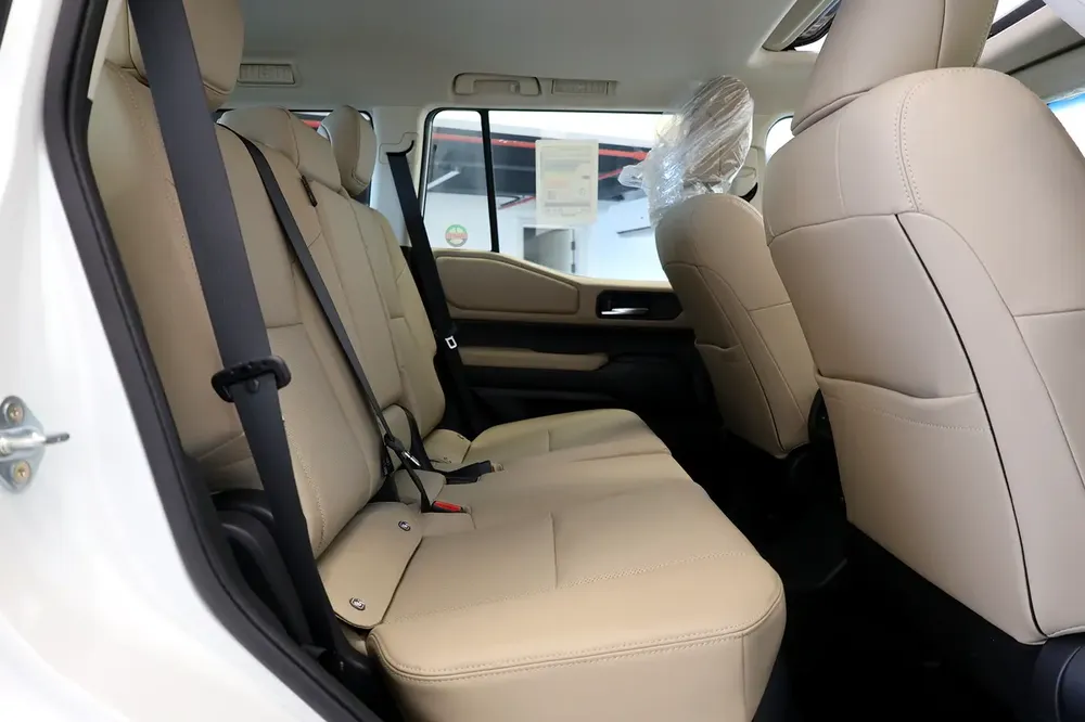 2024 Toyota Prado GXR-ZERO KM - GCC Specs -UNDER WARRANTY  SERVICE -Brand New - Image 18