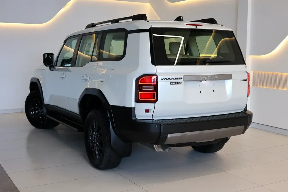 2024 Toyota Prado GXR-ZERO KM - GCC Specs -UNDER WARRANTY  SERVICE -Brand New - Image 4