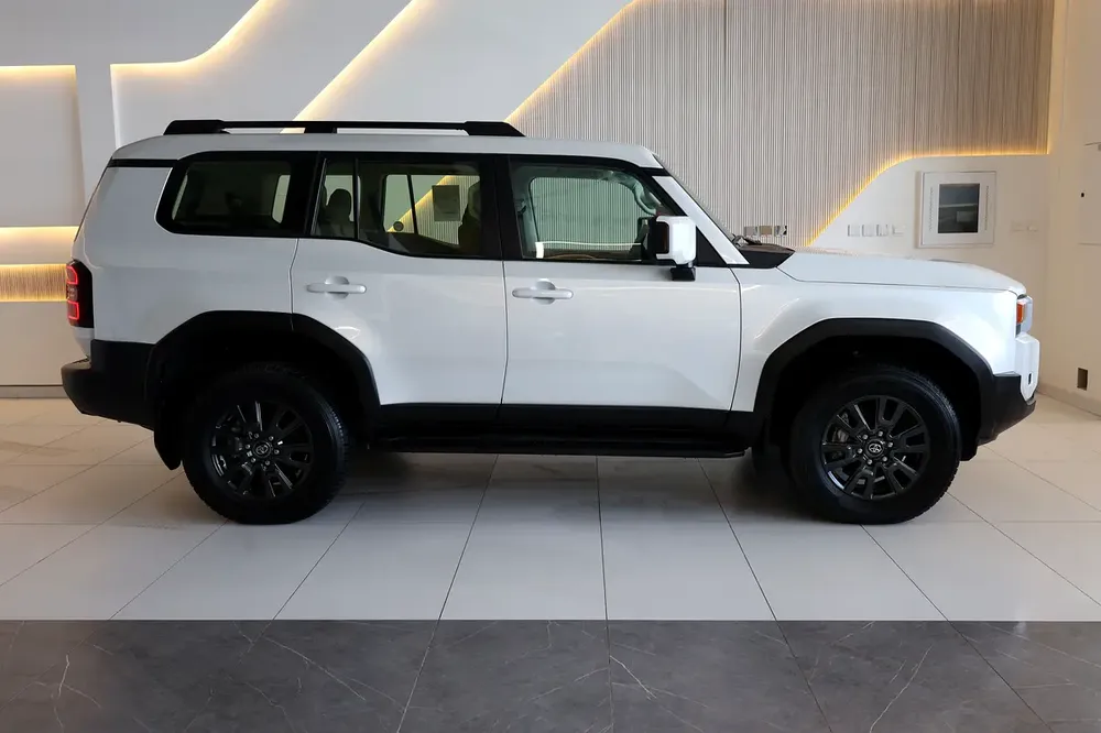 2024 Toyota Prado GXR-ZERO KM - GCC Specs -UNDER WARRANTY  SERVICE -Brand New - Image 5