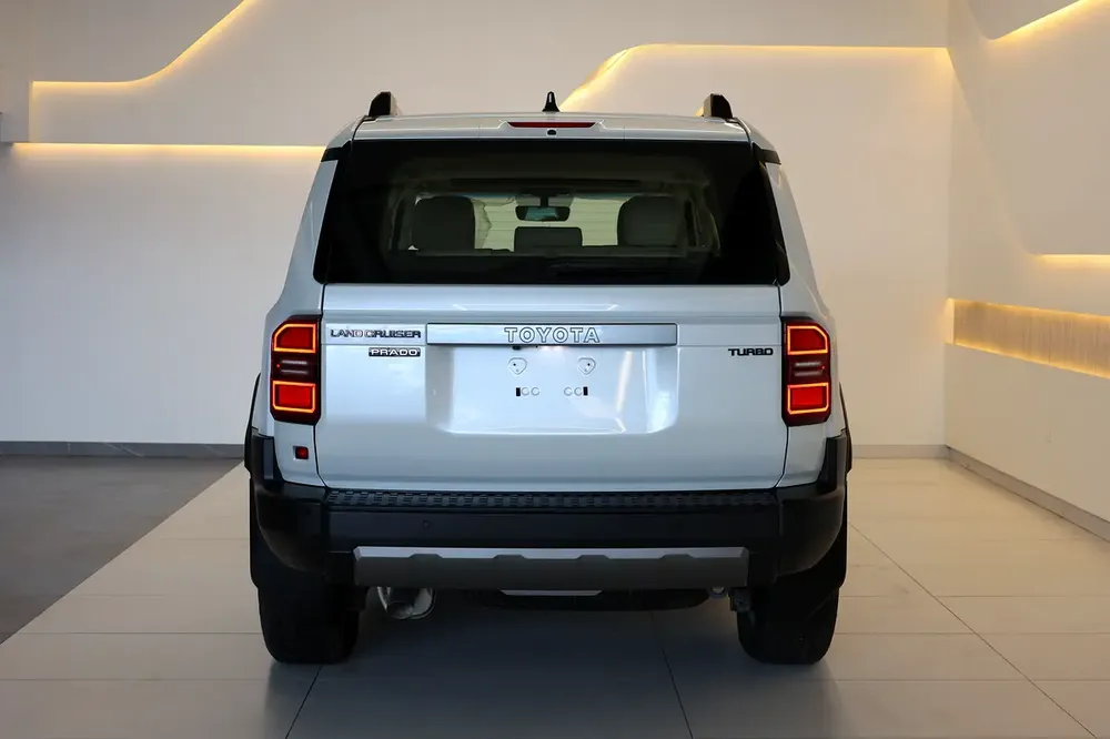 2024 Toyota Prado GXR-ZERO KM - GCC Specs -UNDER WARRANTY  SERVICE -Brand New - Image 7