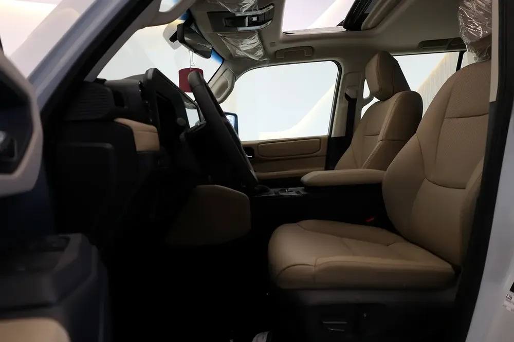 2024 Toyota Prado GXR-ZERO KM - GCC Specs -UNDER WARRANTY  SERVICE -Brand New - Image 9