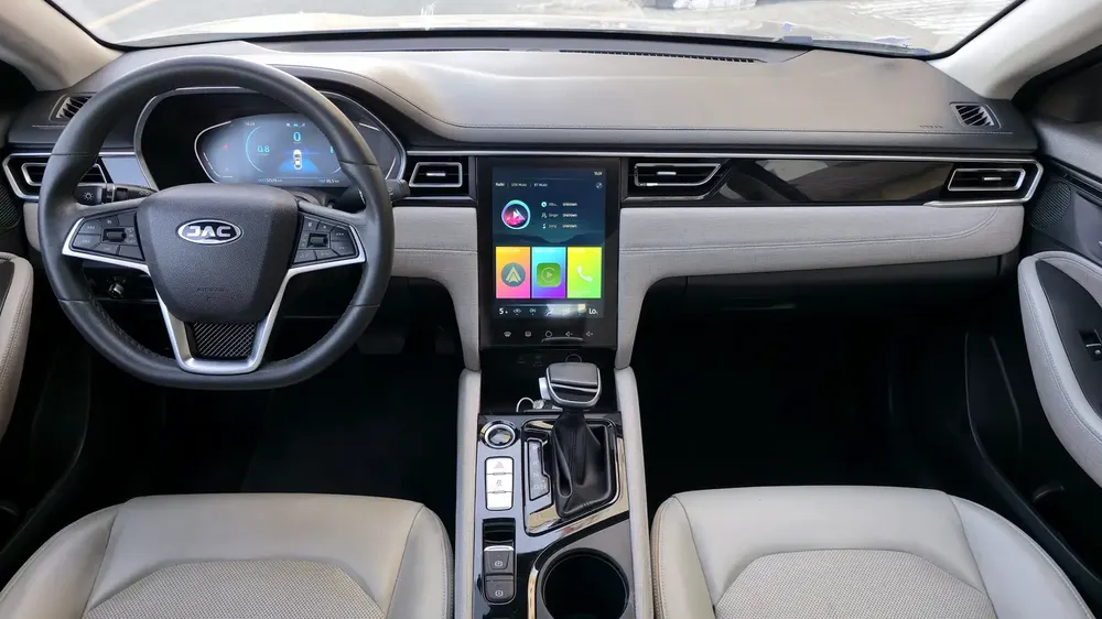 JAC J7 Luxury 2023 GCC Specs - Image 9