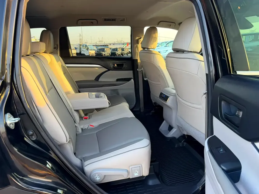 2017 Toyota Highlander Hybrid  -3.5L V6-AWD 4x4 - Leather seat-Rear Camera - - Image 14