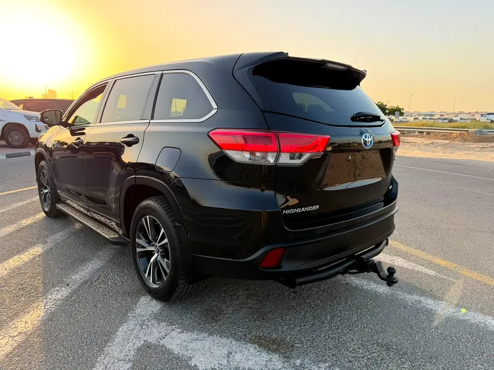 2017 Toyota Highlander Hybrid  -3.5L V6-AWD 4x4 - Leather seat-Rear Camera - - Image 6