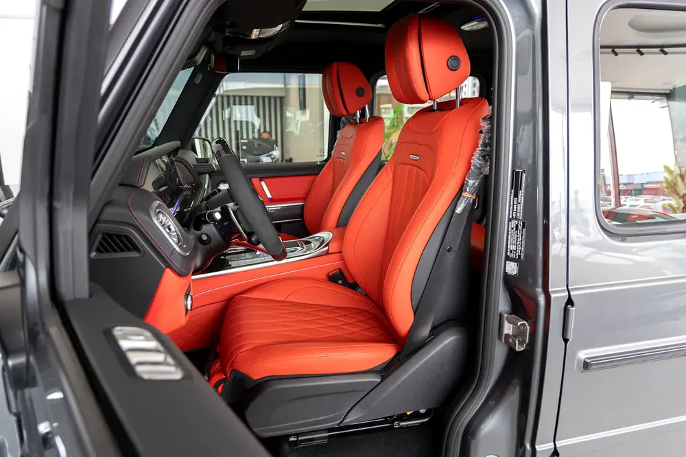Double Night Pack|Fully Loaded|2026 Fully Cardbon Fiber |Gargash Auto Warranty PERFOMANCE PACKAGE - Image 10