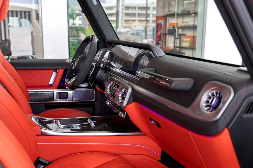 Double Night Pack|Fully Loaded|2026 Fully Cardbon Fiber |Gargash Auto Warranty PERFOMANCE PACKAGE - Image 18