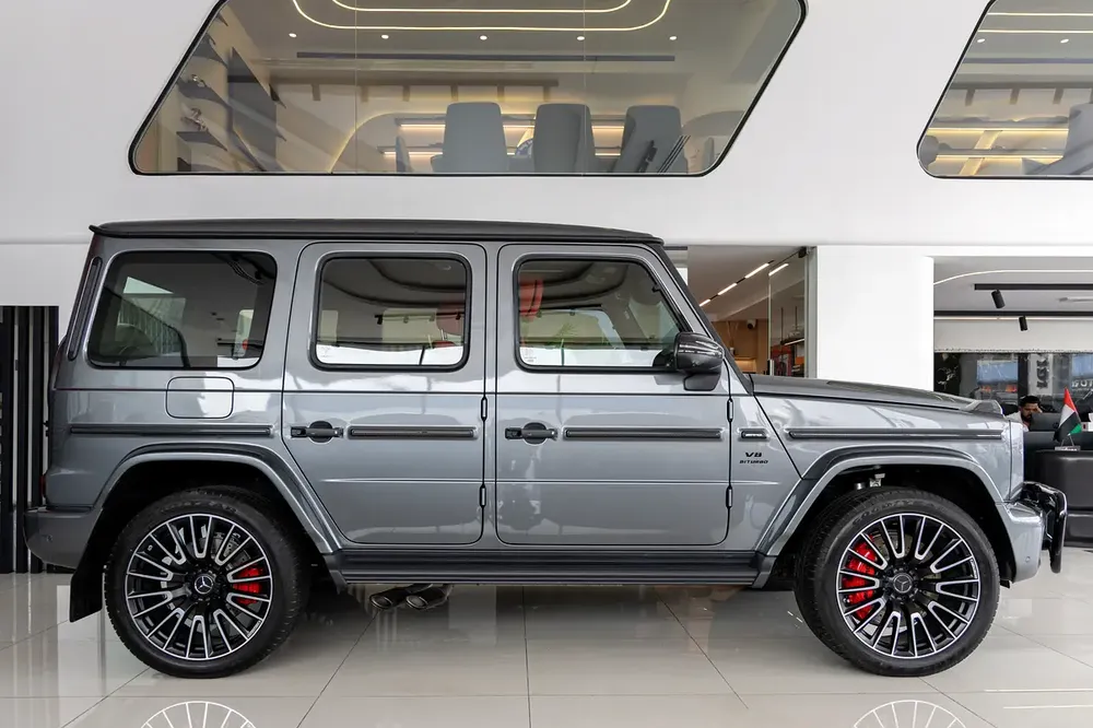 Double Night Pack|Fully Loaded|2026 Fully Cardbon Fiber |Gargash Auto Warranty PERFOMANCE PACKAGE - Image 6