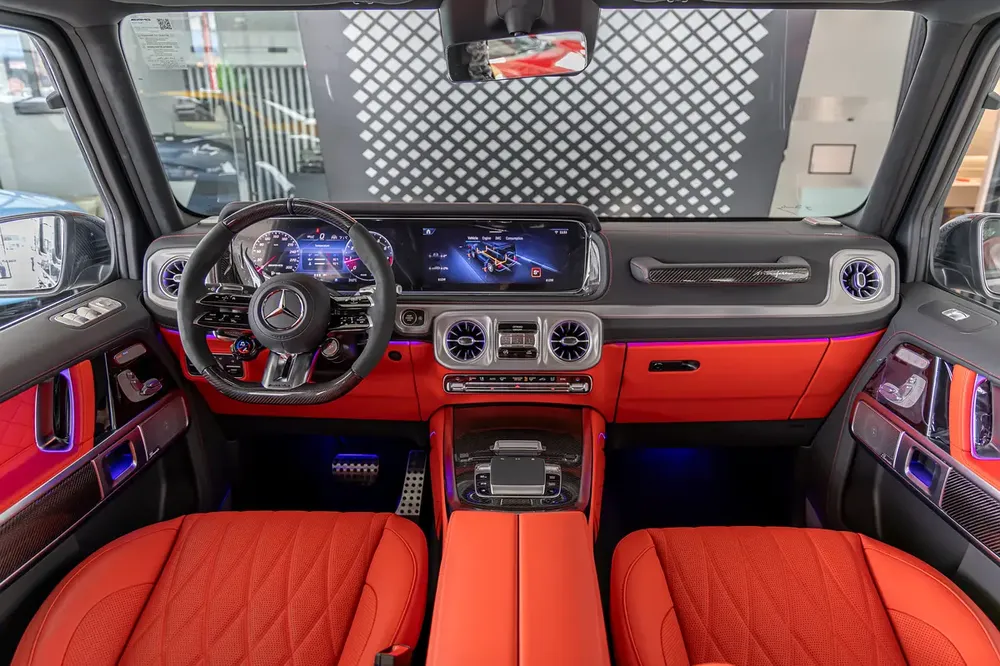 Double Night Pack|Fully Loaded|2026 Fully Cardbon Fiber |Gargash Auto Warranty PERFOMANCE PACKAGE - Image 9