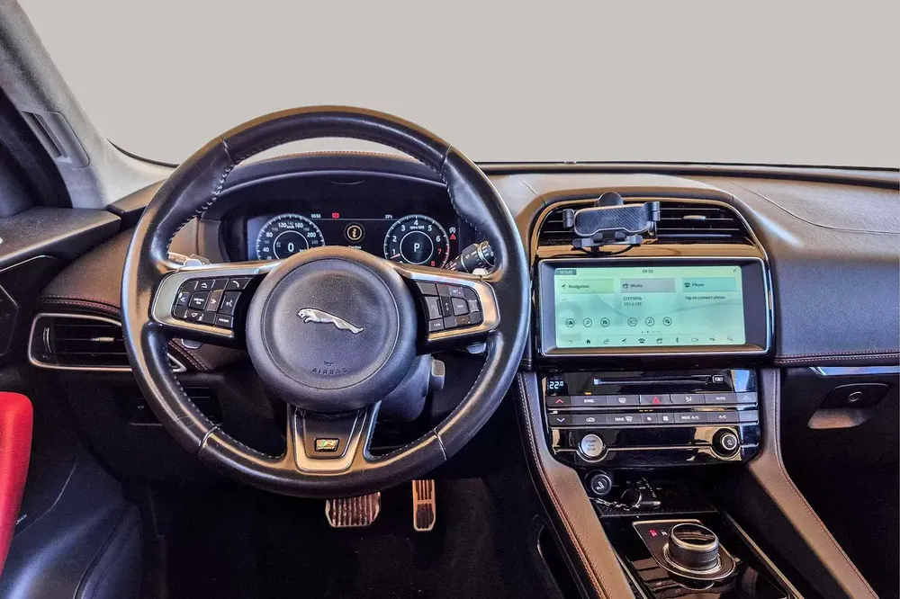 AED 958/month | 2019 Jaguar F-Pace  | GCC Specs | Ref#447614 - Image 10