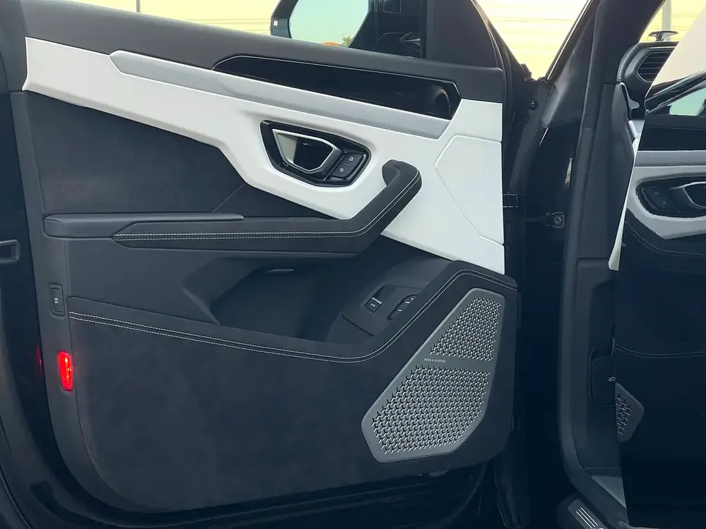 LAMBURGHINI  / URUS S / 2024 / PANORAMIC / SOUND SYSTEM / LOW KM 3500 KM / 360 CAMERA - Image 8