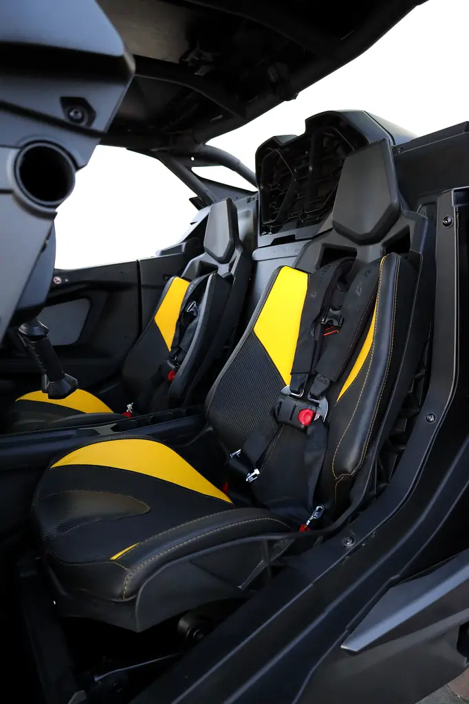 **2026** CAN AM MAVERICK R - XRX MAX + FOX SMART SHOCKS + REAR CAMERA + ROTAX POWER + CARBON PACKAGE - Image 10