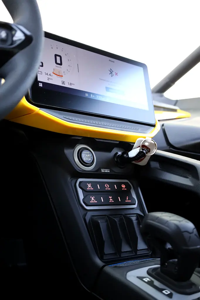 **2026** CAN AM MAVERICK R - XRX MAX + FOX SMART SHOCKS + REAR CAMERA + ROTAX POWER + CARBON PACKAGE - Image 17