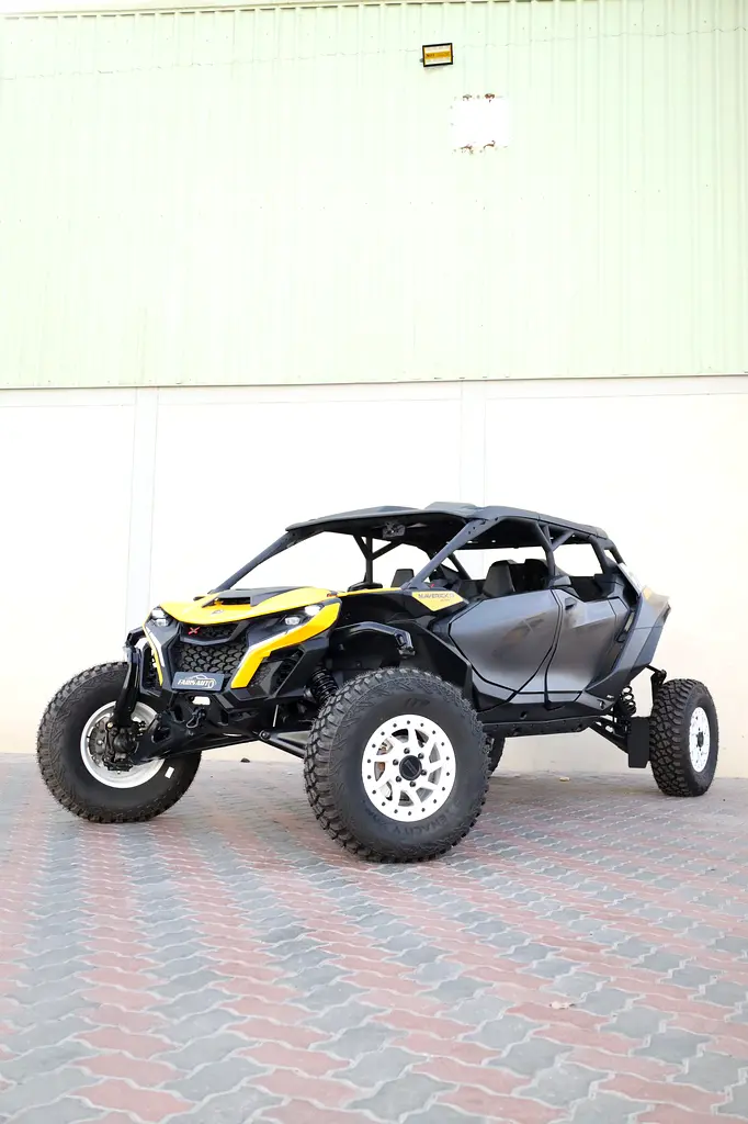 **2026** CAN AM MAVERICK R - XRX MAX + FOX SMART SHOCKS + REAR CAMERA + ROTAX POWER + CARBON PACKAGE - Image 4