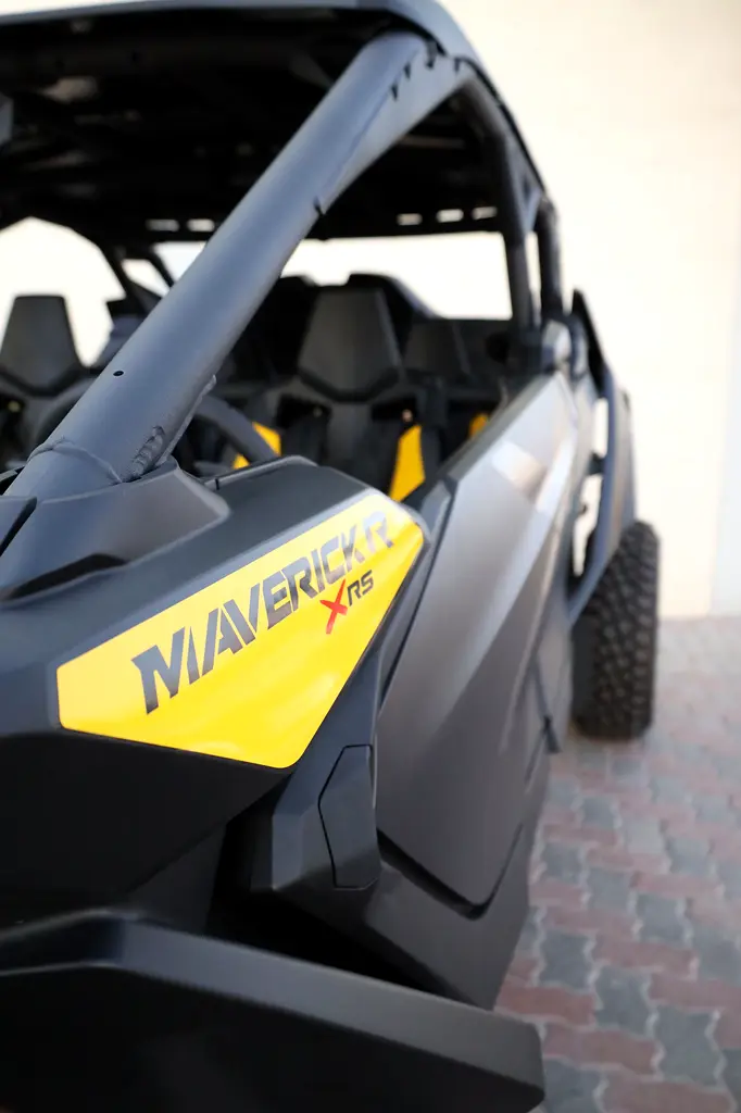 **2026** CAN AM MAVERICK R - XRX MAX + FOX SMART SHOCKS + REAR CAMERA + ROTAX POWER + CARBON PACKAGE - Image 6