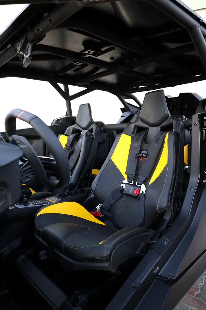 **2026** CAN AM MAVERICK R - XRX MAX + FOX SMART SHOCKS + REAR CAMERA + ROTAX POWER + CARBON PACKAGE - Image 7