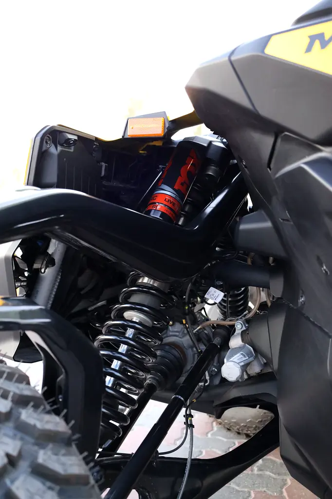 **2026** CAN AM MAVERICK R - XRX MAX + FOX SMART SHOCKS + REAR CAMERA + ROTAX POWER + CARBON PACKAGE - Image 9