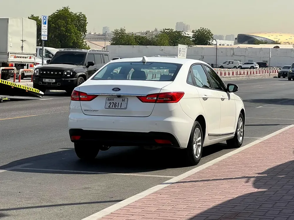 Ford Escort Ambiente GCC not negotiable السعر نهائي - Image 6