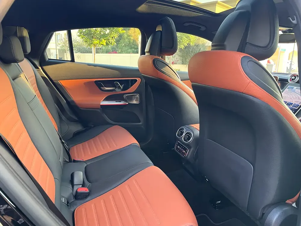 Stunning! Mercedes GLC 300 AMG 2024 GCC Premium Warranty + Free Service Package Excellent Condition! - Image 18
