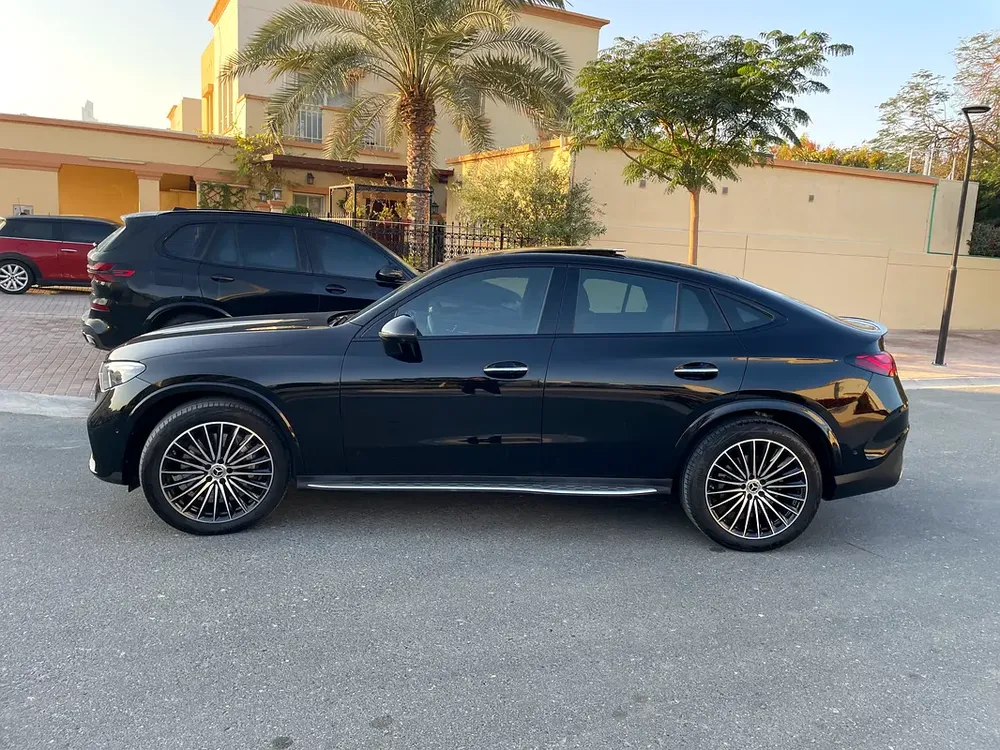Stunning! Mercedes GLC 300 AMG 2024 GCC Premium Warranty + Free Service Package Excellent Condition! - Image 6