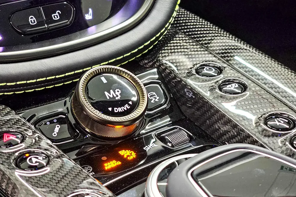 Aston Martin DBX 707 - GCC Specs - Lease to Own Available - Image 15