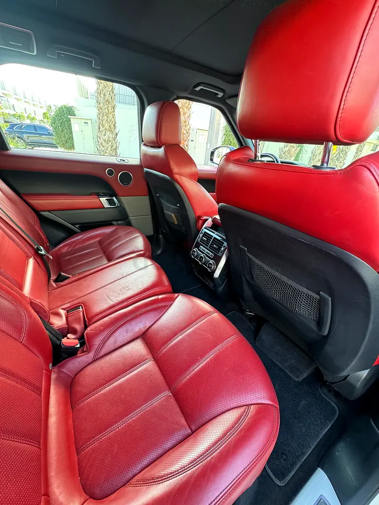 2014 Land Rover Range Rover Supercharged - GCC Specs - Image 8
