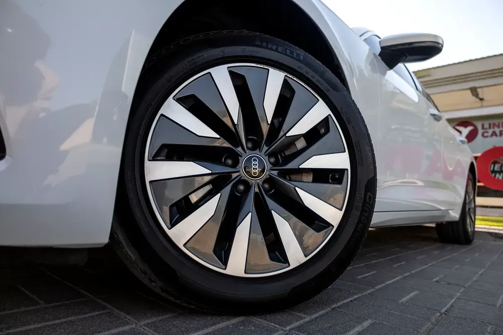 Audi A6 40TFSI 2023 GCC | Warranty | Flexible D.P. - Image 9